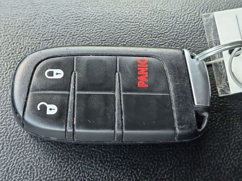 Used 2023 Dodge Durango SXT RWD image 33