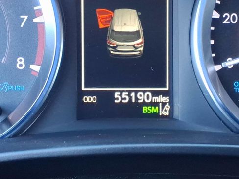 Used 2019 Toyota Highlander XLE image 27