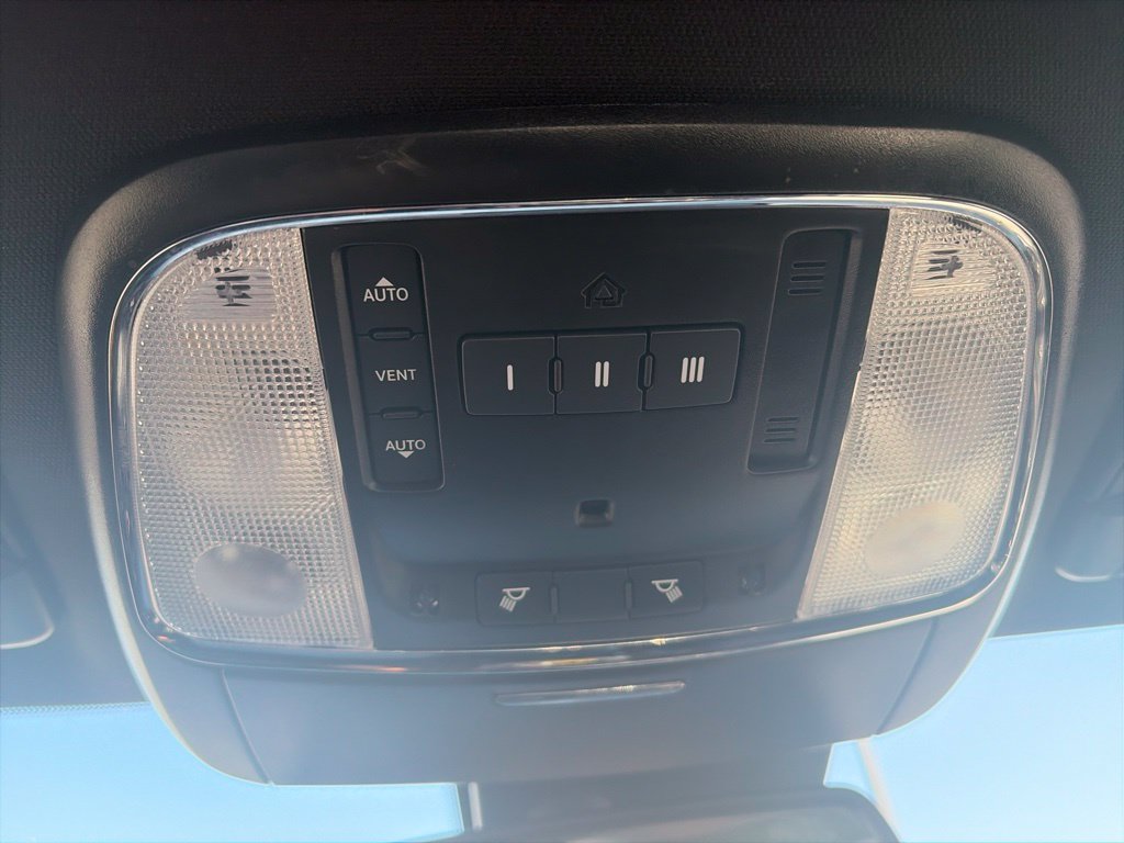 Used 2023 Dodge Charger SXT w/ Plus Group RWD image 25