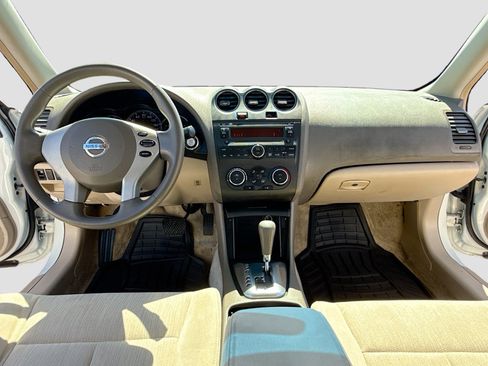 Used 2010 Nissan Altima 2.5 S FWD image 3