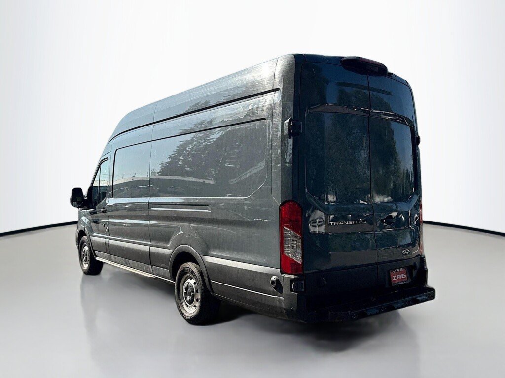 Used 2020 Ford Transit 250 148 High Roof Extended RWD image 3