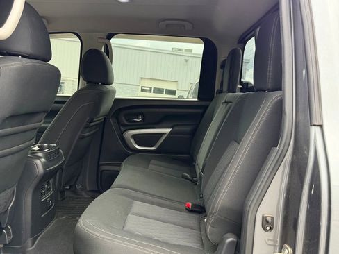 Used 2016 Nissan Titan SV RWD image 14