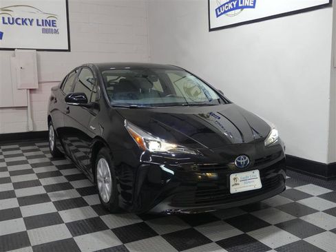 Used 2022 Toyota Prius LE image 5
