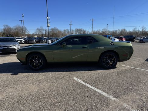 Used 2021 Dodge Challenger SXT w/ Blacktop Package image 2