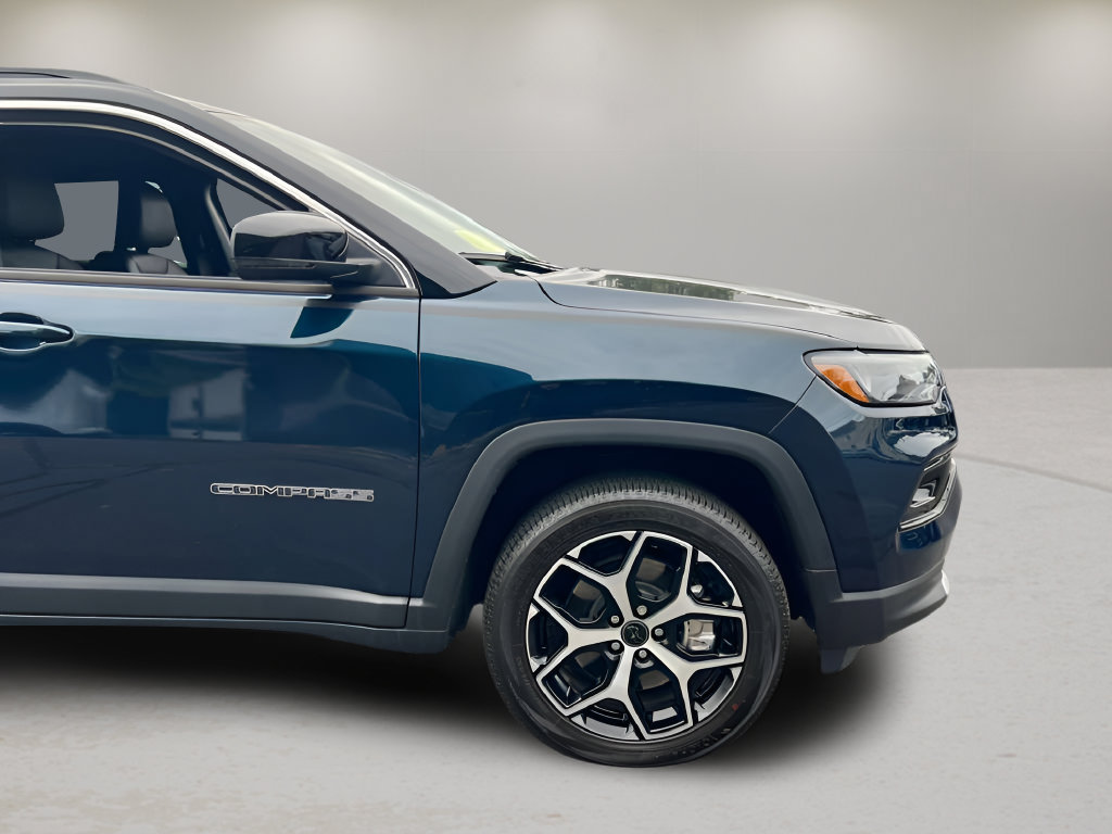 Used 2026 Jeep Compass Limited w/ Mopar Graphics Package AWD/4WD image 25