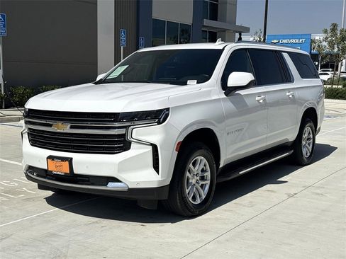 Used 2024 Chevrolet Suburban LT image 7