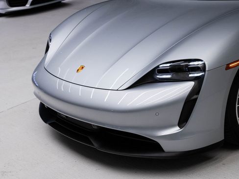 Certified 2023 Porsche Taycan image 31