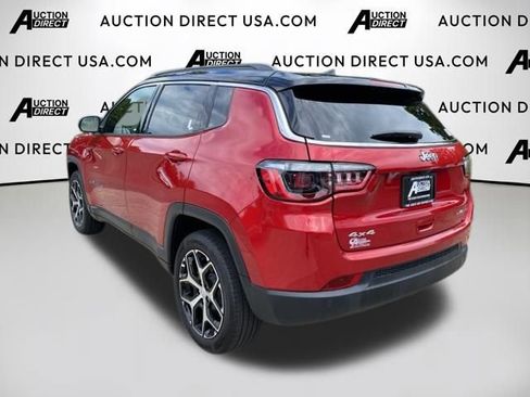 Used 2024 Jeep Compass Limited image 11