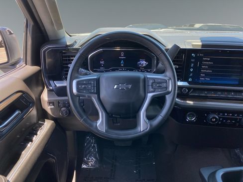 Used 2024 Chevrolet Silverado 1500 LT Trail Boss AWD/4WD image 12