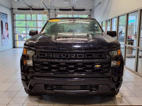 Used 2022 Chevrolet Silverado 1500 Custom AWD/4WD image 3