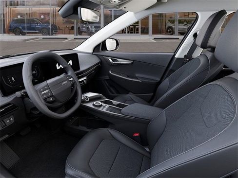 New 2025 Kia EV6 Light w/ Light LR Technology Package image 17