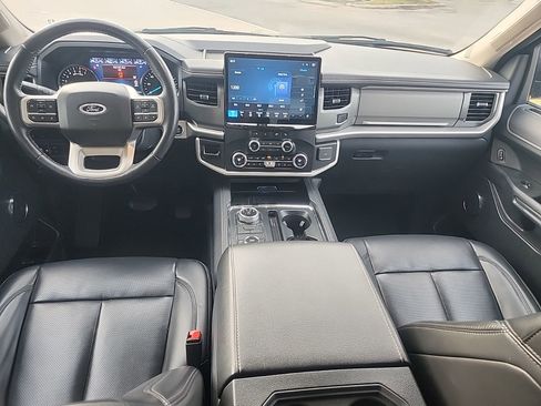 Used 2024 Ford Expedition XLT image 9