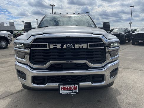 New 2025 RAM 3500 Tradesman AWD/4WD image 9