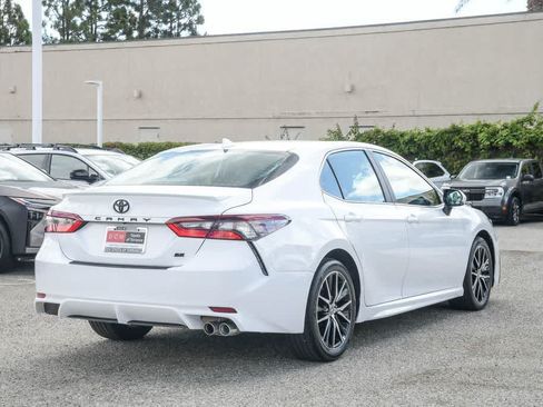 Used 2024 Toyota Camry SE FWD image 9