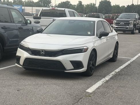 Used 2023 Honda Civic Sport image 3