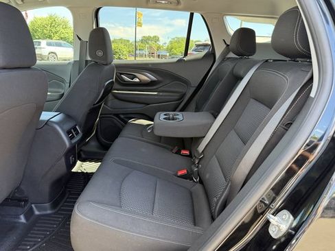 Used 2023 GMC Terrain SLE w/ Driver Convenience Package FWD image 10