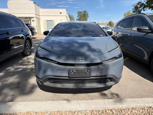 Used 2023 Toyota Prius LE FWD image 2