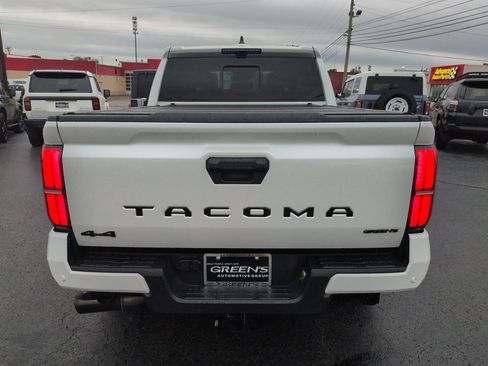 Used 2026 Toyota Tacoma TRD Sport w/ TRD Sport Premium Package AWD/4WD image 4