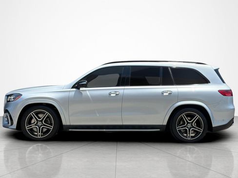 Used 2026 Mercedes-Benz GLS 450 4MATIC image 2