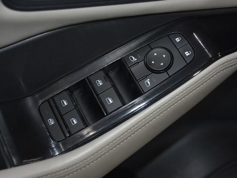 Used 2025 Nissan Rogue SV AWD/4WD image 23