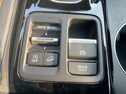 Used 2023 Honda Pilot Touring image 39