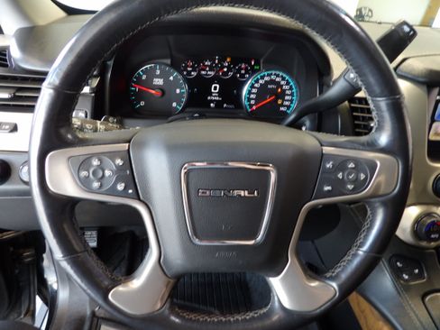 Used 2020 GMC Yukon XL Denali w/ Denali Ultimate Package AWD/4WD image 12