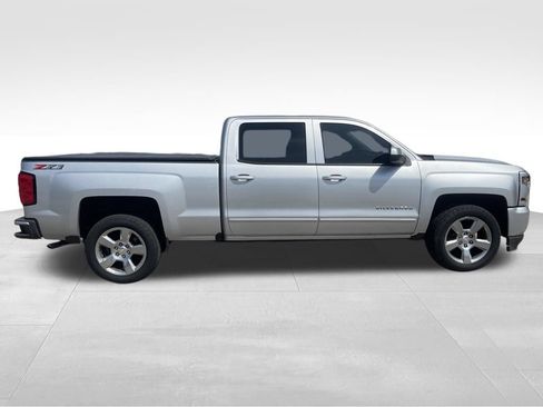 Used 2018 Chevrolet Silverado 1500 LT w/ All Star Edition AWD/4WD image 8