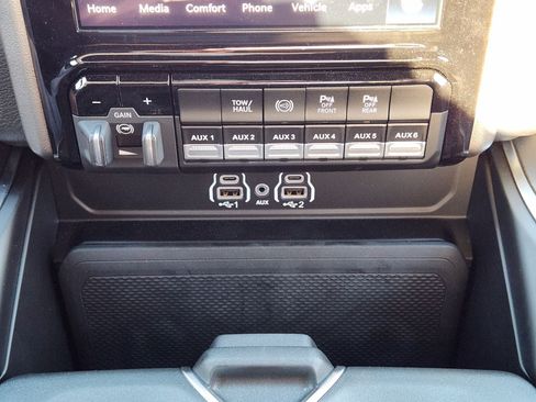 New 2025 RAM 2500 Big Horn AWD/4WD image 30