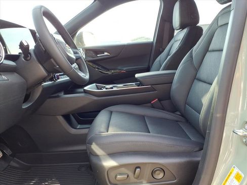 New 2026 Chevrolet Equinox LT w/ Convenience Package II image 5