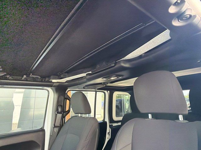 Used 2018 Jeep Wrangler Unlimited Sport S AWD/4WD image 25