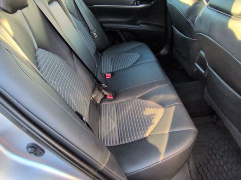 Used 2021 Toyota Camry SE image 19