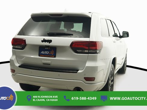Used 2018 Jeep Grand Cherokee Altitude RWD image 10