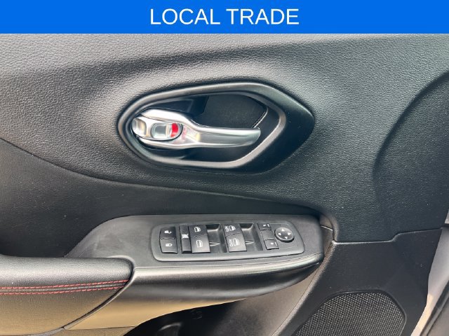 Used 2021 Jeep Cherokee Trailhawk w/ Trailer Tow Group AWD/4WD image 26