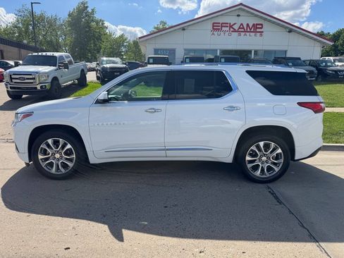 Used 2020 Chevrolet Traverse Premier AWD/4WD image 2