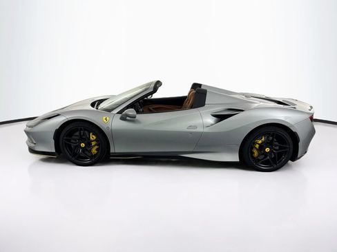 Used 2021 Ferrari F8 Tributo RWD image 8