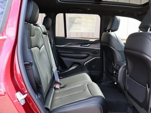 New 2025 Jeep Grand Cherokee Limited 4xe image 35