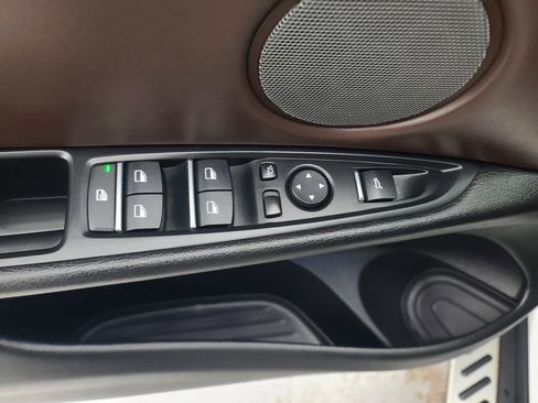 Used 2017 BMW X5 xDrive40e image 23