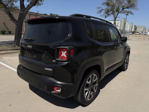 Used 2017 Jeep Renegade Latitude image 6