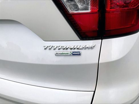 Used 2019 Ford Escape Titanium AWD/4WD image 29