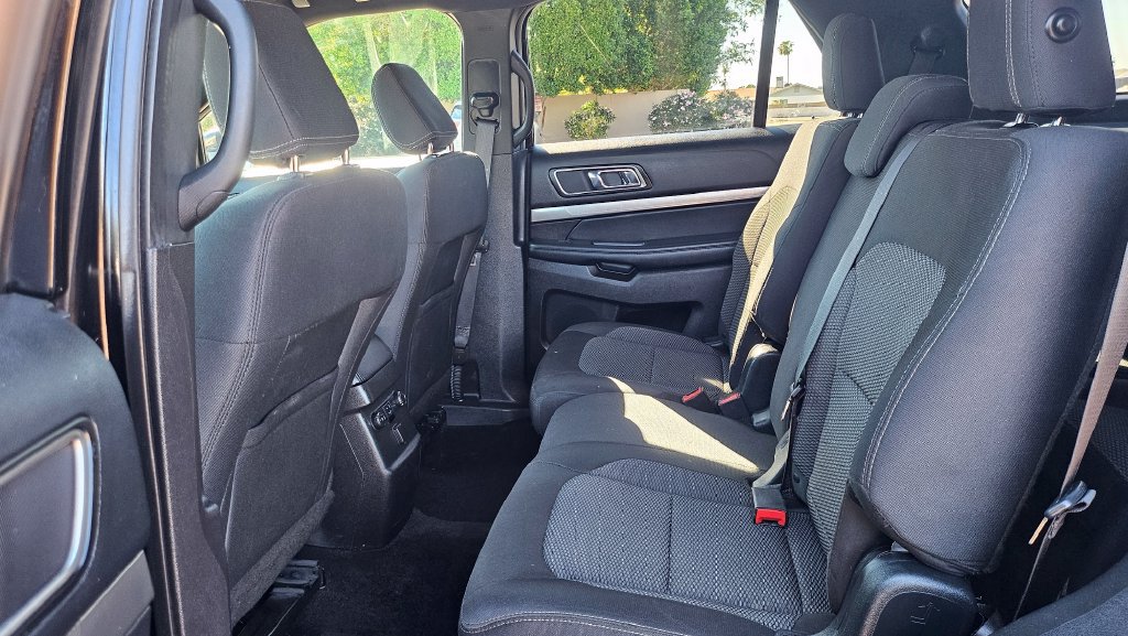 Used 2018 Ford Explorer XLT FWD image 25