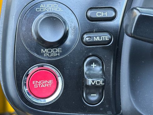 Used 2004 Honda S2000 image 29