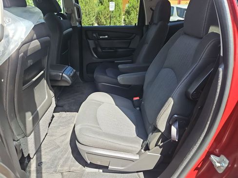 Used 2017 Chevrolet Traverse LT w/ Style and Technology Package FWD image 24