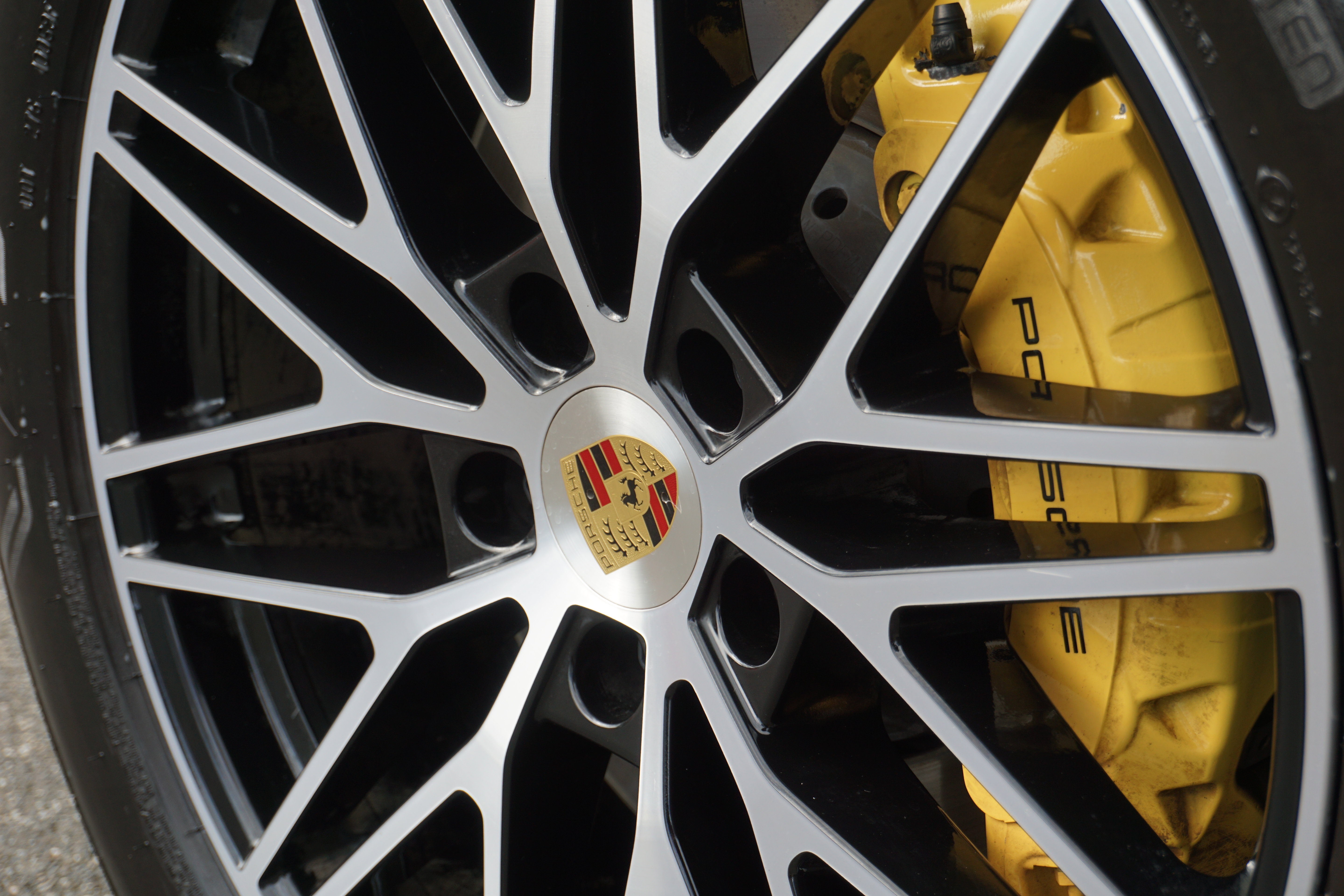 Certified 2024 Porsche Cayenne AWD/4WD image 13