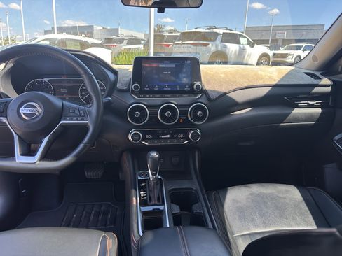 Used 2023 Nissan Sentra SR w/ SR Premium Package FWD image 10