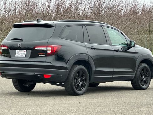 Certified 2022 Honda Pilot TrailSport image 3
