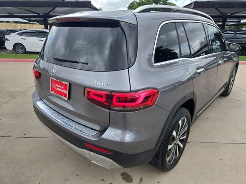 Used 2023 Mercedes-Benz GLB 250 4MATIC w/ Premium Package image 7