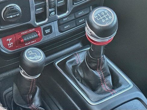 Used 2019 Jeep Wrangler Unlimited Rubicon AWD/4WD image 15