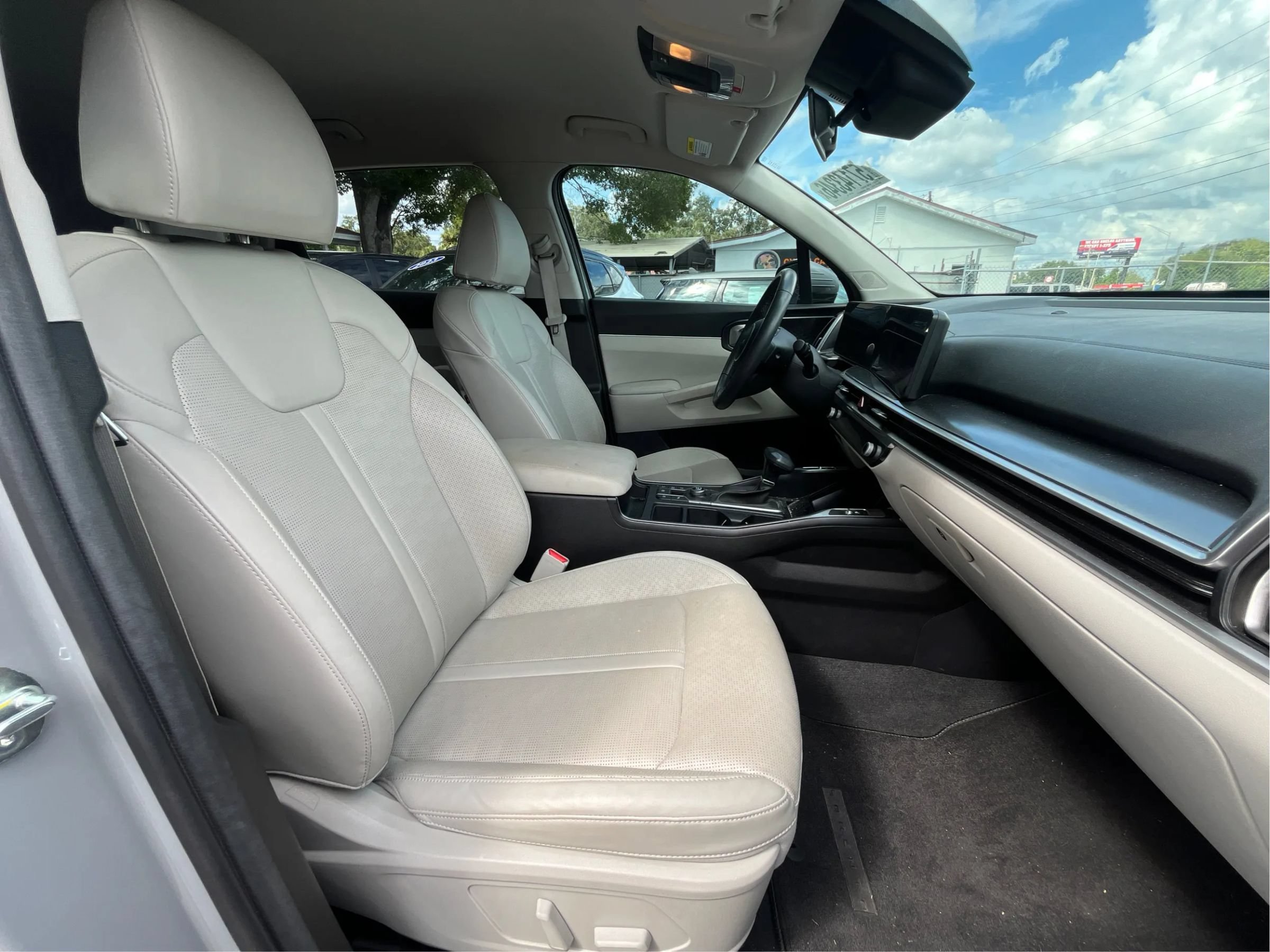 Used 2024 Kia Sorento EX FWD image 19