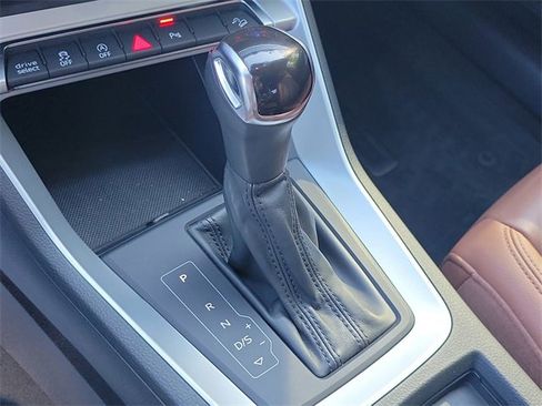 Used 2020 Audi Q3 2.0T Premium image 26