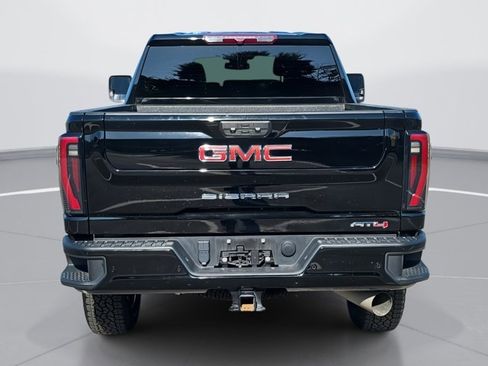 Used 2024 GMC Sierra 2500 AT4 image 4